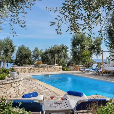 Holiday home Marmari Kontogiannatika